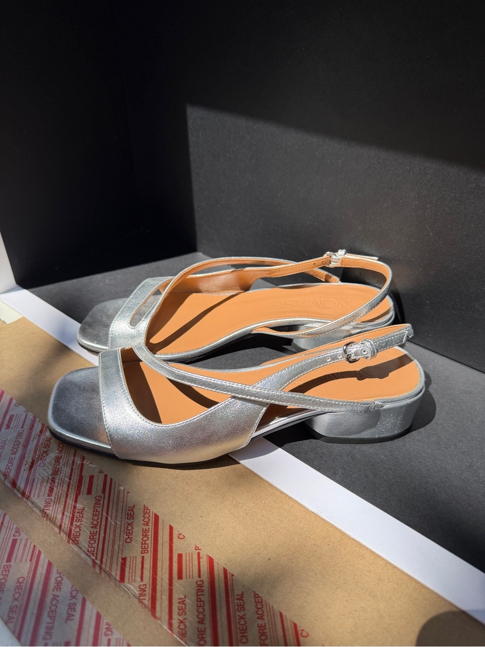 Nomasei NEW Silver Leather Sandals 37